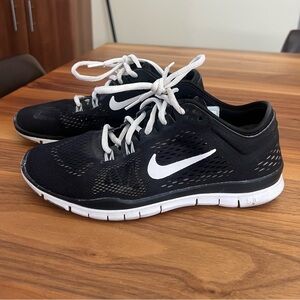 NIKE - FlyKnit Running Shoes - Size 6.5
